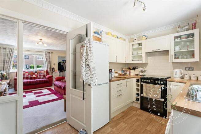 Pennyroyal Close, St. Mellons, Cardiff photo 4