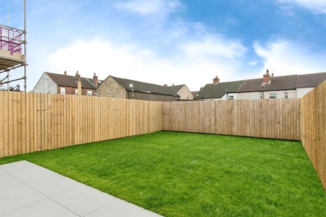 4 bed Detached for sale Image 9
