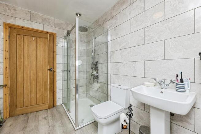 2 bed Semi-Detached Bungalow for sale Image 11