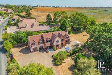 Little Clacton Road, Great Holland, Frinton-On-Sea