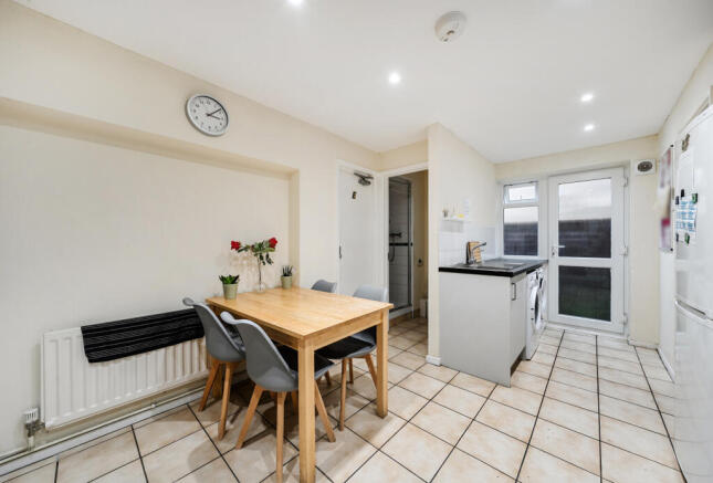 1408379-6-69860b8...