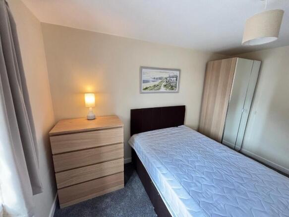 1 bed House Share to rent Image 6