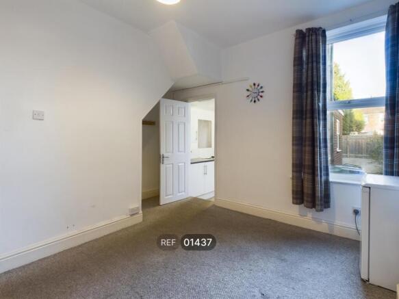 3 bed Terraced to rent Image 8