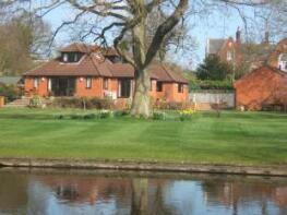 8 Four Acres, Long Lane, Norwich NR13 4HY
