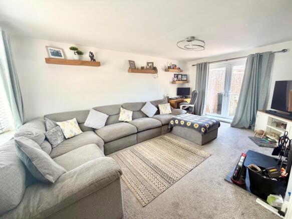 3 bed Semi-Detached for sale Image 3