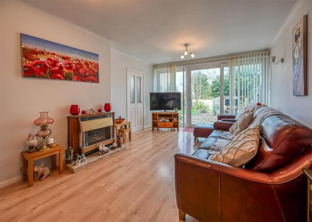 12a Blakeley Heath Drive-1.jpg