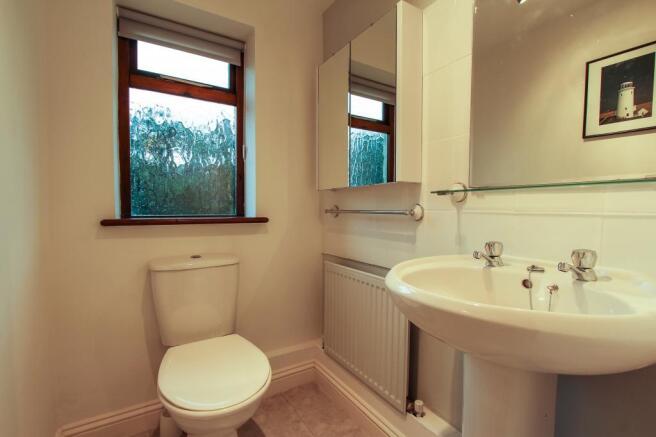 Ensuite to Bed 1