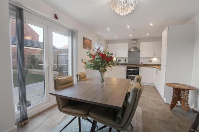 4 bed Detached for sale Image 6