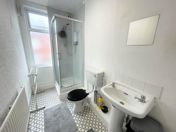 1 bed House Share to rent Image 7