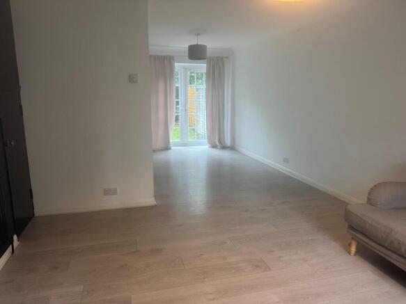 35 Oakfields - Li...