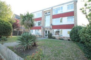 5, 21 Queens Court, Hatherley Road, Sidcup DA14 4BH