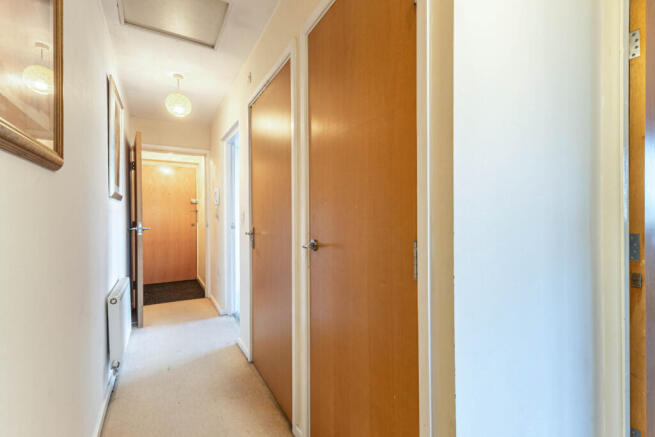 2 bed Flat for sale Image 5