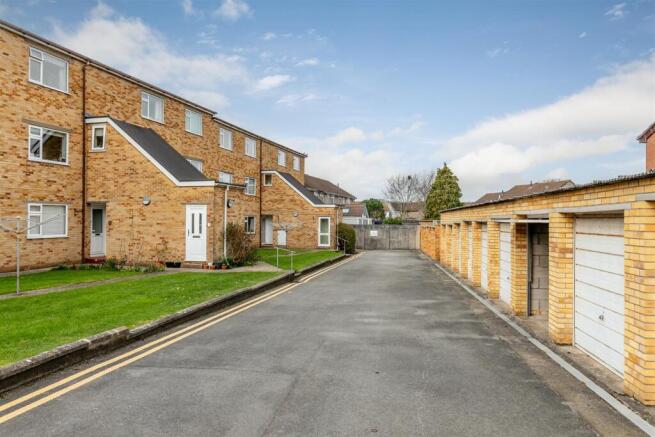 Charlton Mead Court, Brentry Garages.jpg