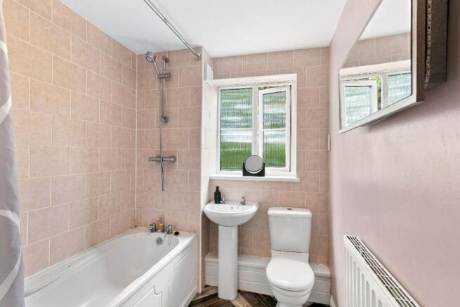 2 bed Apartment for sale Image 7