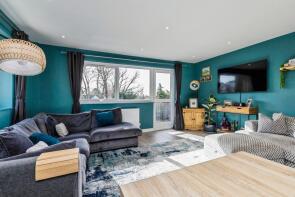 30, White Hart Court, North Parade, Horsham RH12 2DG