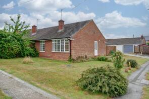 32, Danum Close, Hailsham BN27 1UX