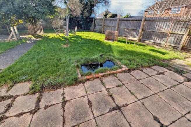 1 Chequers Court, Chequers Close, Fenstanton, Huntingdon,  PE28 9PZ
