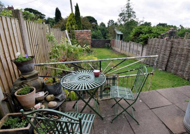 REAR GARDEN.jpg