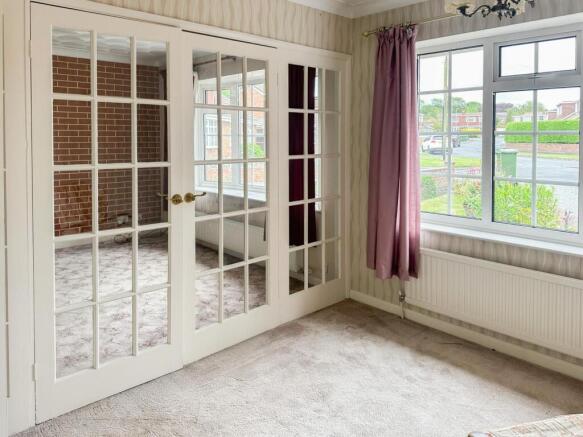 3 bed Semi-Detached Bungalow for sale Image 4