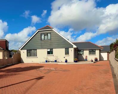 Hadrian Close, West Parley, Ferndown
