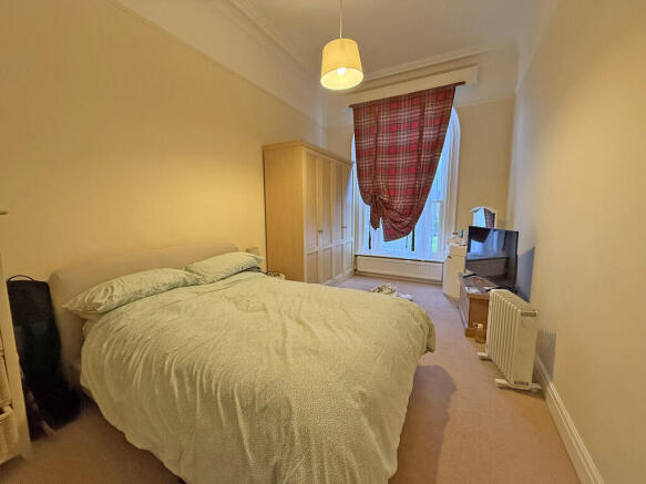 3 bed Apartment for sale Image 6