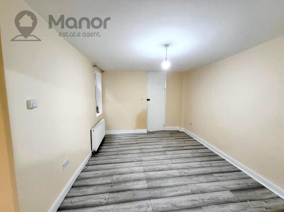 WhatsApp Image 2025-11-23 at 00.39.10 (1)