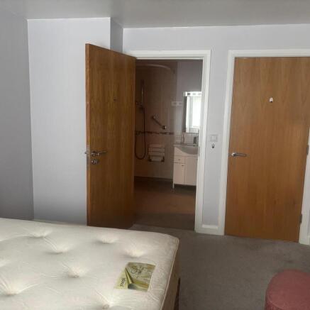 2 bed Apartment for sale Image 10