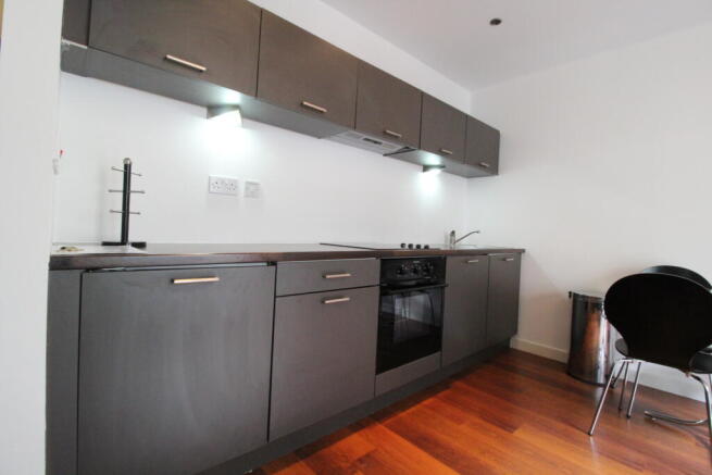 1 bed Apartment to rent Image 6