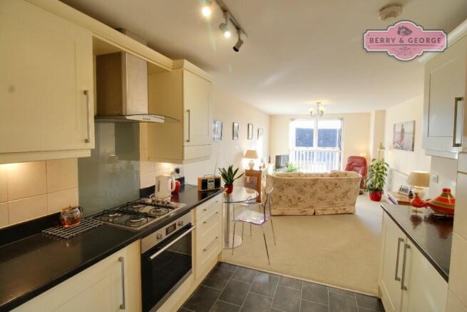 KITCHEN / DINER