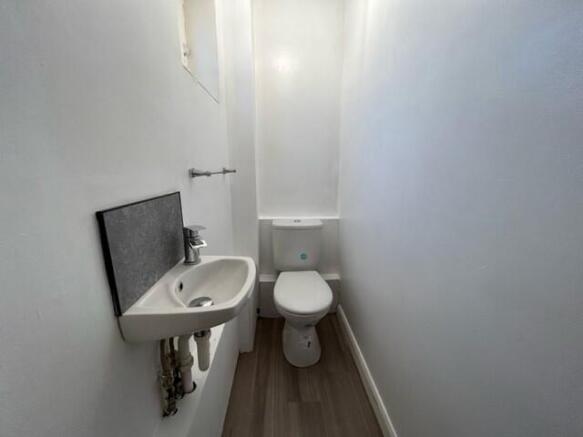 Cloakroom/wc