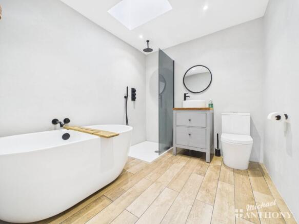 CAM02773G0-PR0362-STILL008