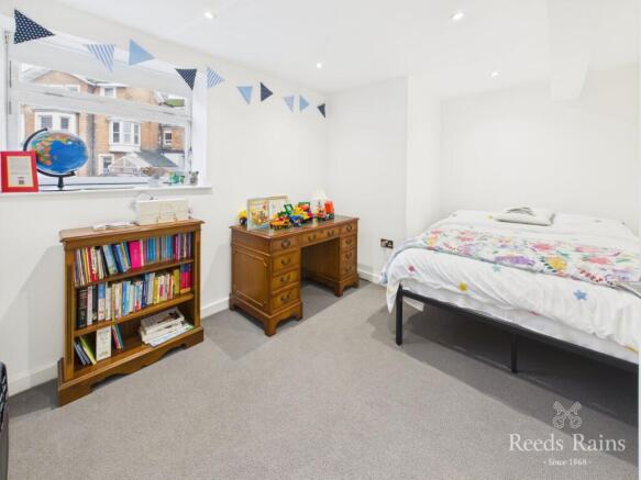 3 bed Apartment for sale Image 10