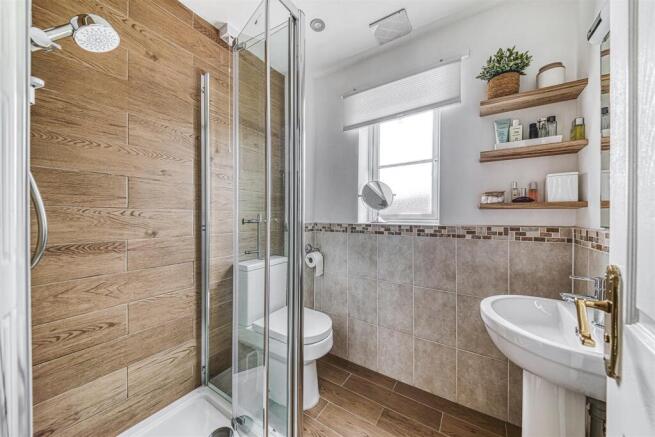 ensuite.jpg