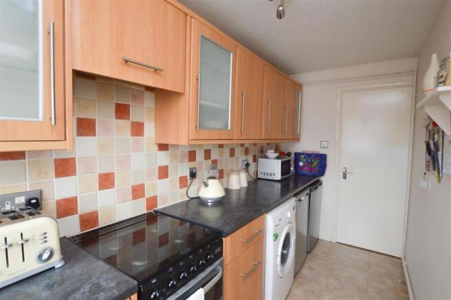 Kitchen Photo 2