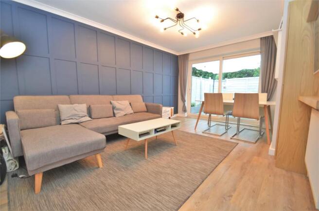 DLiving Room
