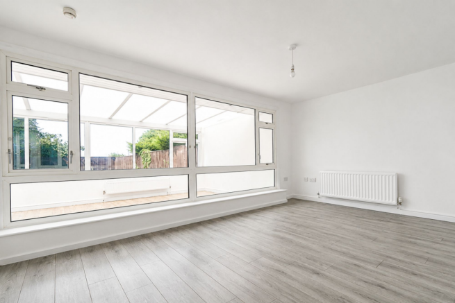 2 bed Semi-Detached Bungalow for sale Image 5