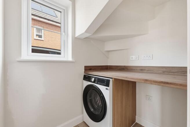 4 bed Detached to rent Image 9