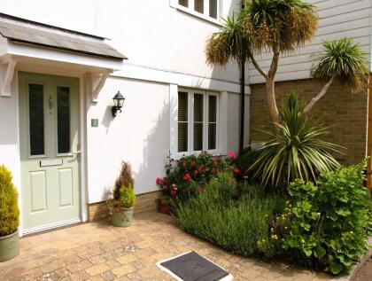 Saltings Crescent, CO5