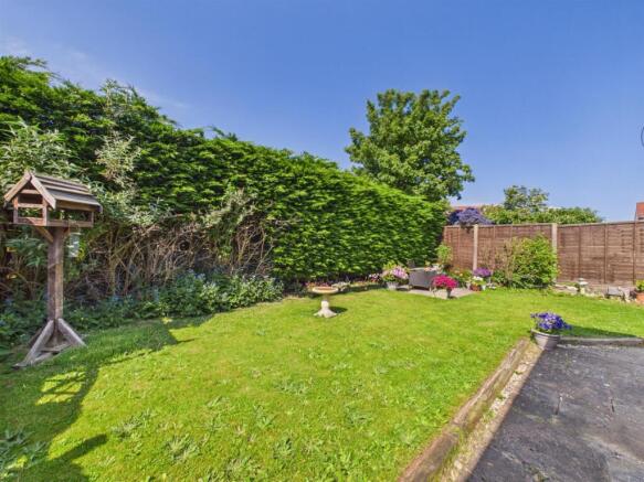 3 bed Semi-Detached Bungalow for sale Image 10
