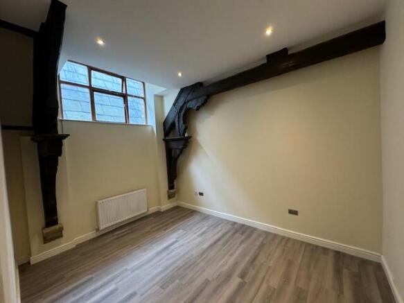 2 bed Flat to rent Image 12
