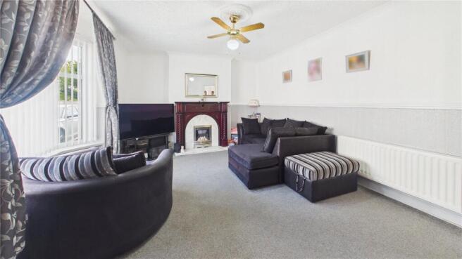 3 bed Semi-Detached for sale Image 4