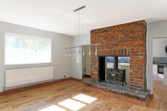 4 bed Semi-Detached for sale Image 6