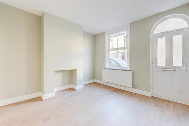 3 bed Terraced to rent Image 9