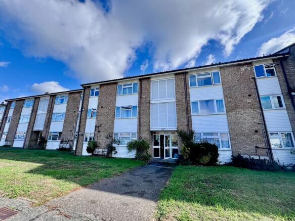 Rowan Close, Guildford, GU1 photo 4