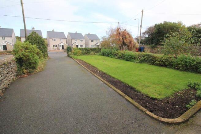 Front garden and drive