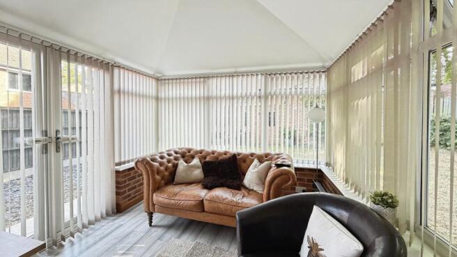 4 bed Detached for sale Image 7