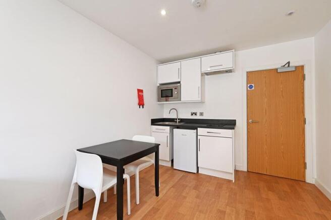 2 bed Apartment for sale Image 6