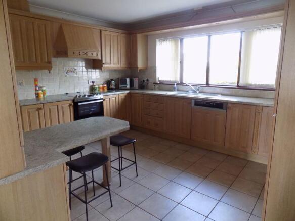 Kitchen / Brea...