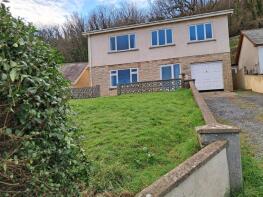 Awel Y Mor, Pendine Hill, Pendine, Carmarthen SA33 4PA