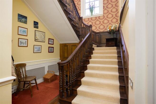 3 bed Apartment for sale Image 5